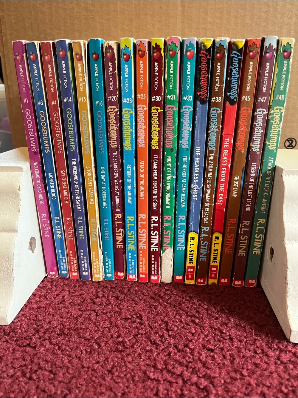 Vintage Goosebumps books 90s R.L. Stine (18 out of 62)